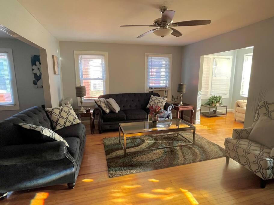 Three Bed One Bath Apt 25 Mins To Nyc Belleville Bagian luar foto