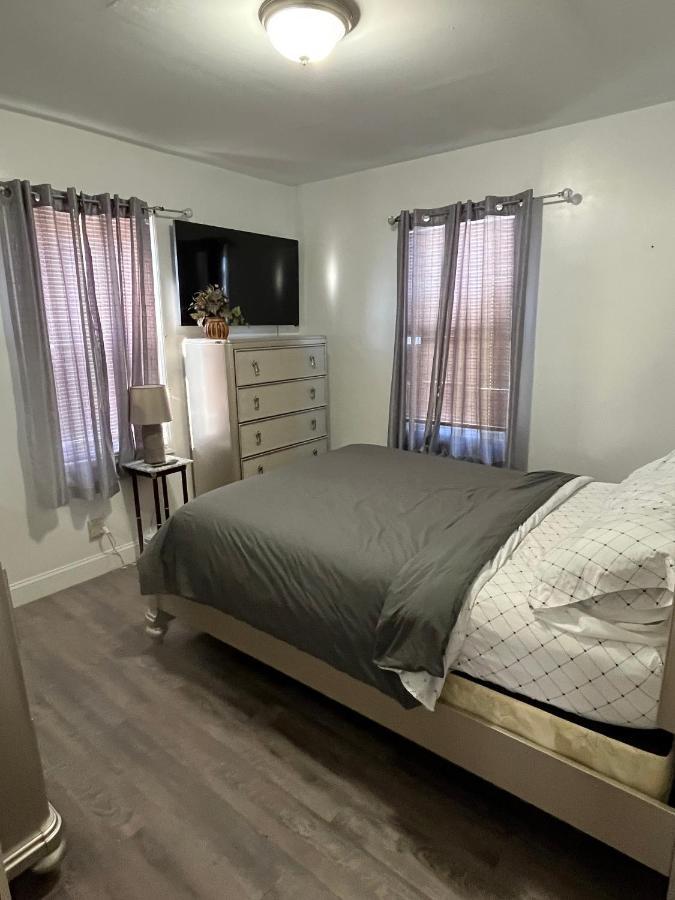Three Bed One Bath Apt 25 Mins To Nyc Belleville Bagian luar foto